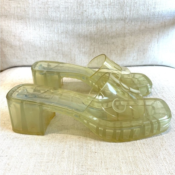 GUCCI Transparent Rubber Embossed Logo Slide Sandals Mules Yellow Size EU 34 - Picture 5 of 12